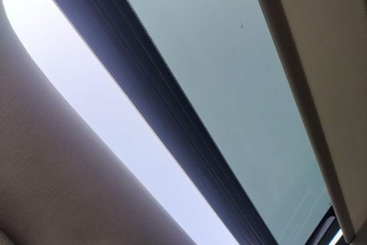 Used Denza D9 2022 DM-i 1040 Prestige Model Headliner