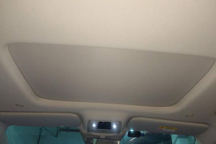 Used Denza D9 2022 DM-i 1040 Prestige Model Headliner