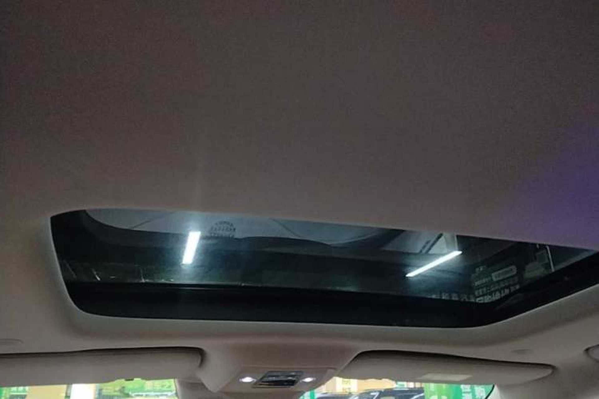 Used Denza D9 2022 DM-i 970 Four-Wheel Drive Prestige Model Headliner