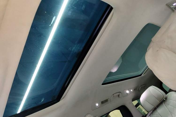 Used Denza D9 2022 DM-i 970 Four-Wheel Drive Flagship Model Headliner