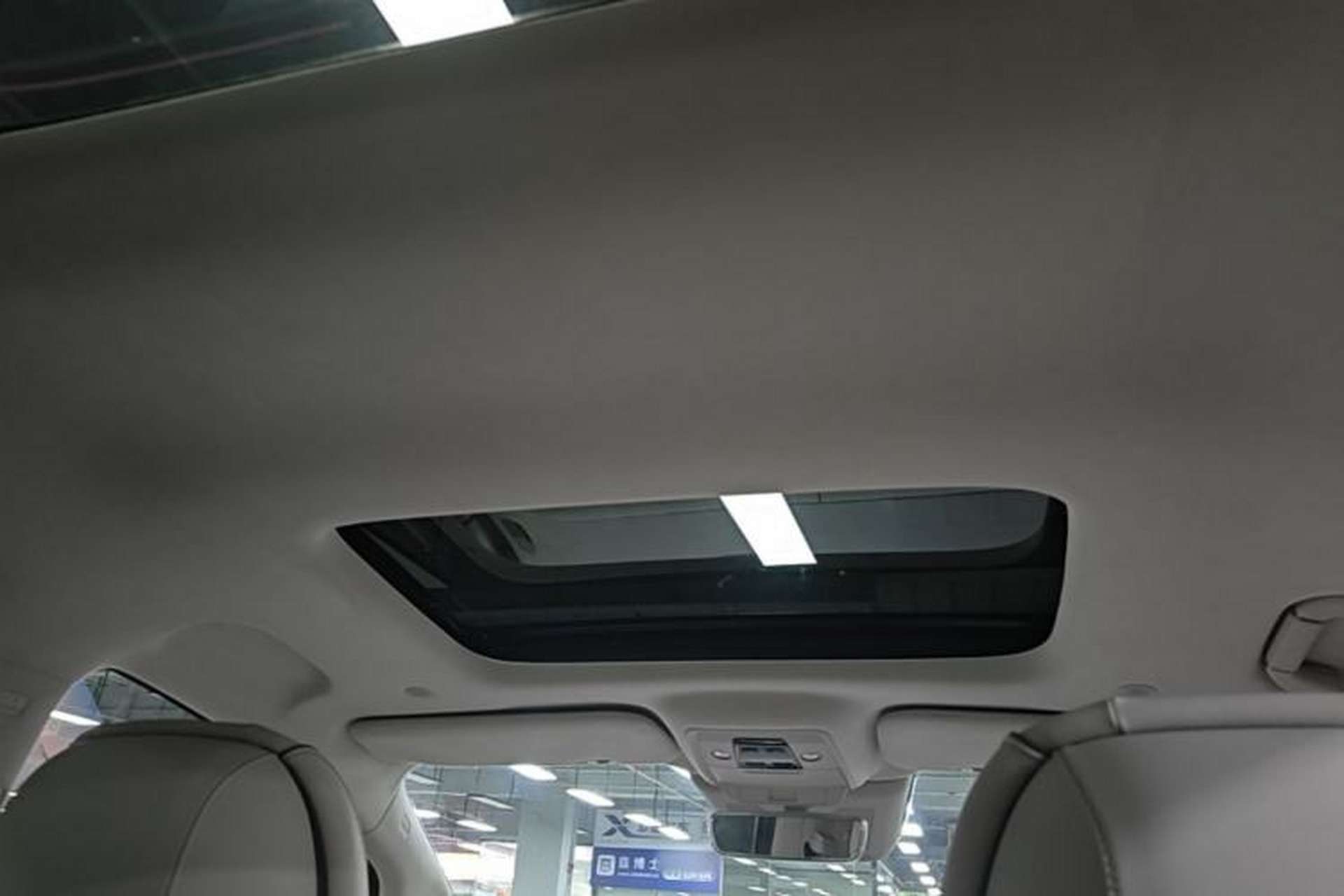Used Denza D9 2022 DM-i 970 Four-Wheel Drive Flagship Model Headliner