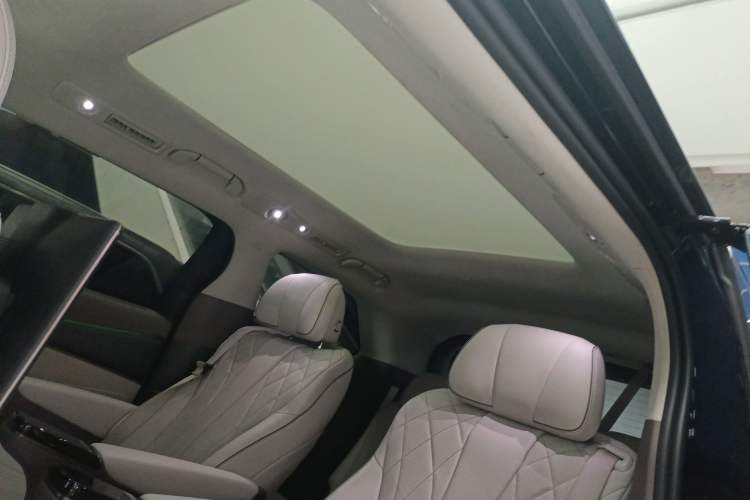 Used Denza D9 2022 DM-i 970 Four-Wheel Drive Flagship Model Headliner