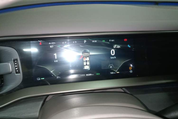 Used Denza D9 2022 DM-i 970 Four-Wheel Drive Flagship Model Instrument Cluster