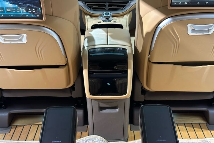Used Denza D9 2022 DM-i 970 Four-Wheel Drive Flagship Model Interior 10