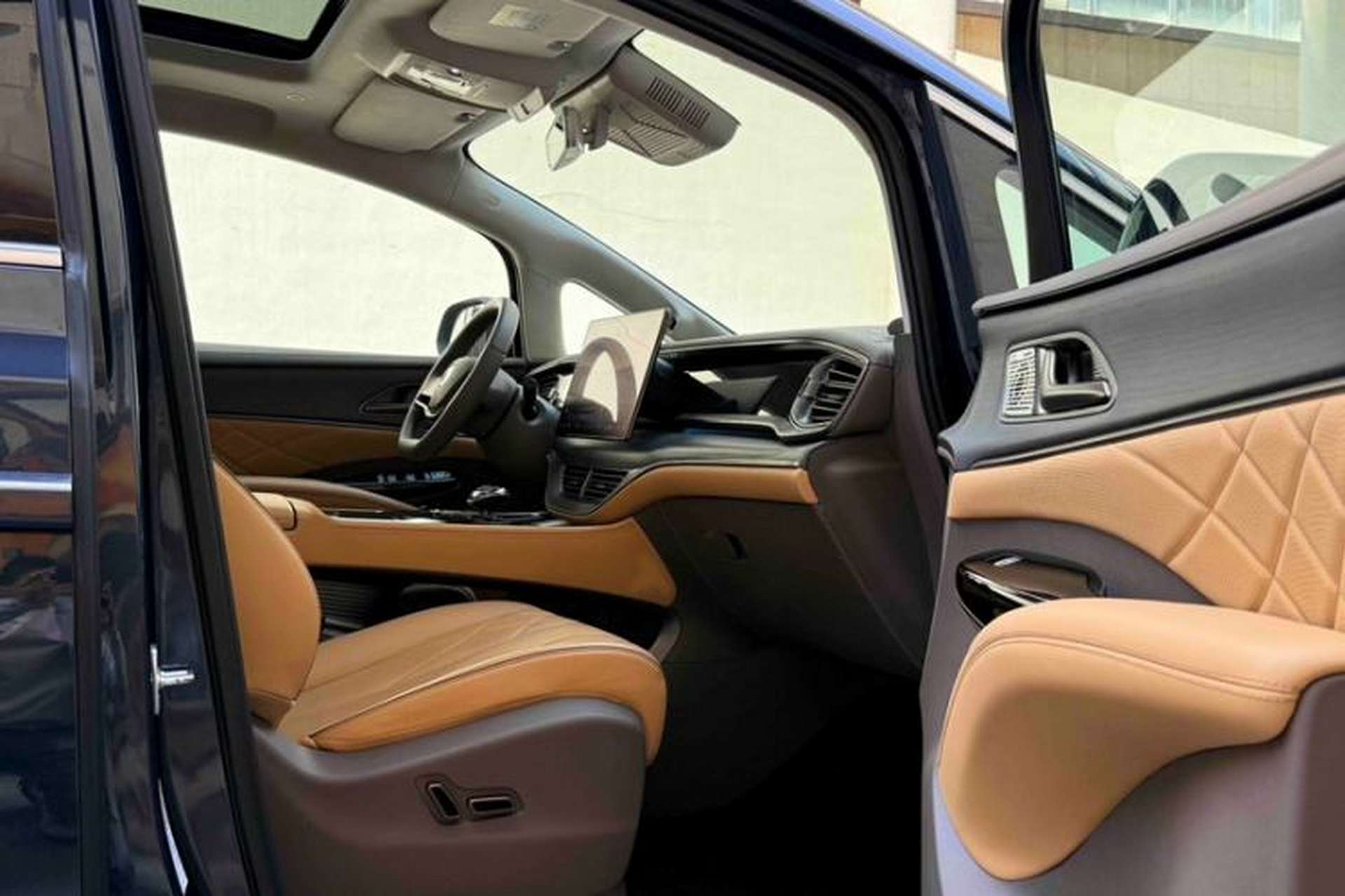 Used Denza D9 2022 DM-i 970 Four-Wheel Drive Flagship Model Interior 2