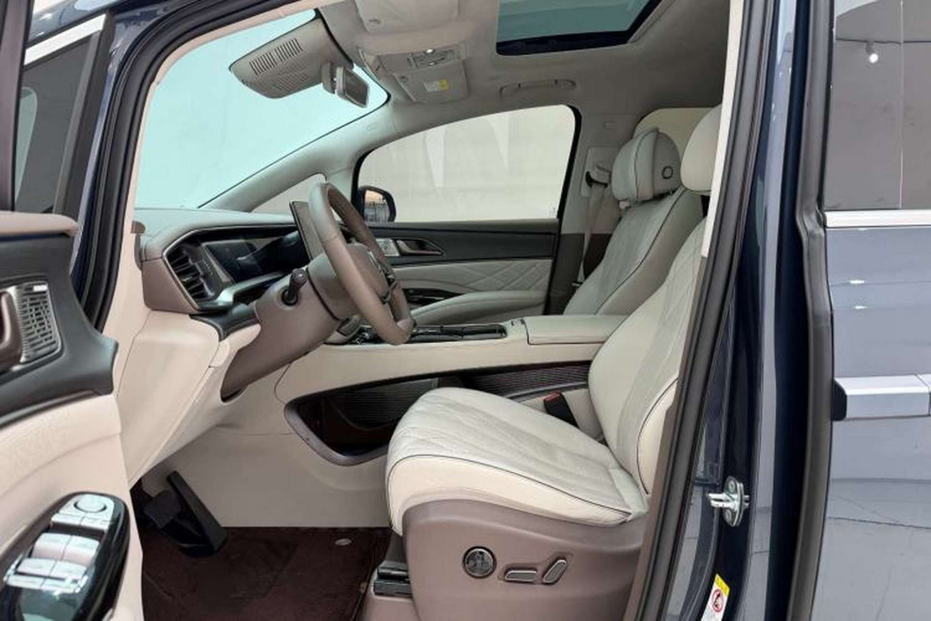 Used Denza D9 2022 DM-i 970 Four-Wheel Drive Flagship Model Interior 3