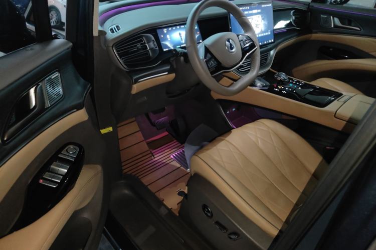 Used Denza D9 2022 DM-i 970 Four-Wheel Drive Flagship Model Interior 3