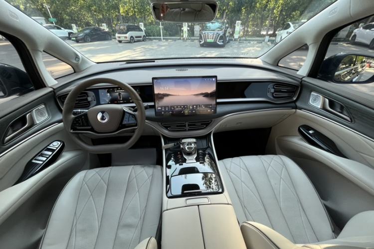 Used Denza D9 2022 DM-i 970 Four-Wheel Drive Flagship Model Interior 3