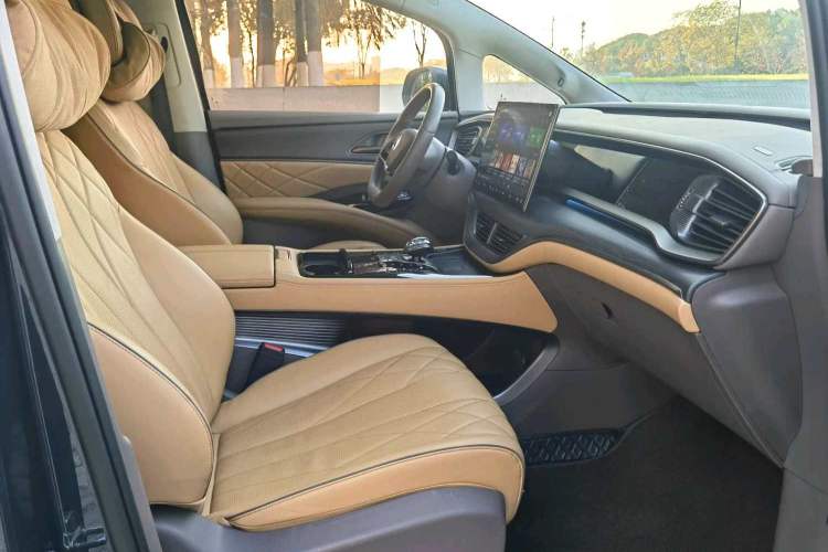 Used Denza D9 2022 DM-i 970 Four-Wheel Drive Flagship Model Interior 4