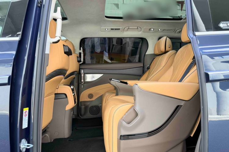 Used Denza D9 2022 DM-i 970 Four-Wheel Drive Flagship Model Interior 4