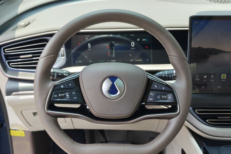 Used Denza D9 2022 DM-i 970 Four-Wheel Drive Prestige Model Interior 4