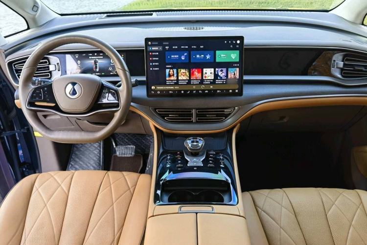 Used Denza D9 2022 DM-i 970 Four-Wheel Drive Flagship Model Interior 5