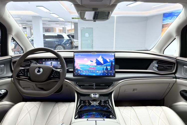 Used Denza D9 2022 DM-i 970 Four-Wheel Drive Prestige Model Interior 6