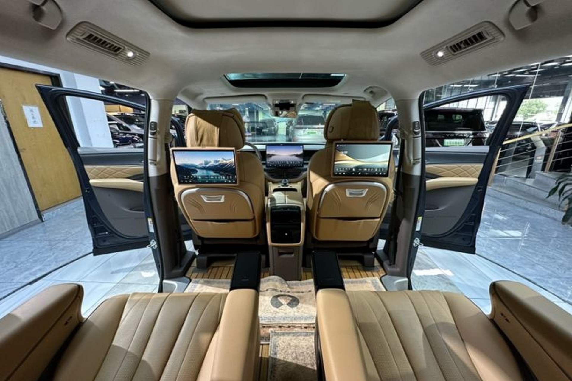 Used Denza D9 2022 DM-i 970 Four-Wheel Drive Flagship Model Interior 6
