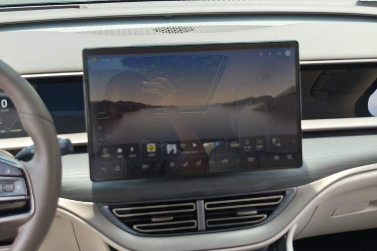 Used Denza D9 2022 DM-i 970 Four-Wheel Drive Prestige Model Interior 6