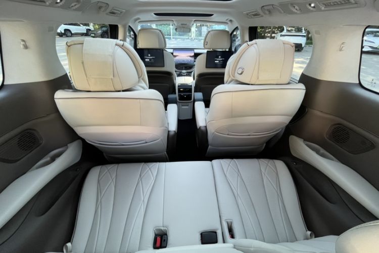 Used Denza D9 2022 DM-i 970 Four-Wheel Drive Flagship Model Interior 9