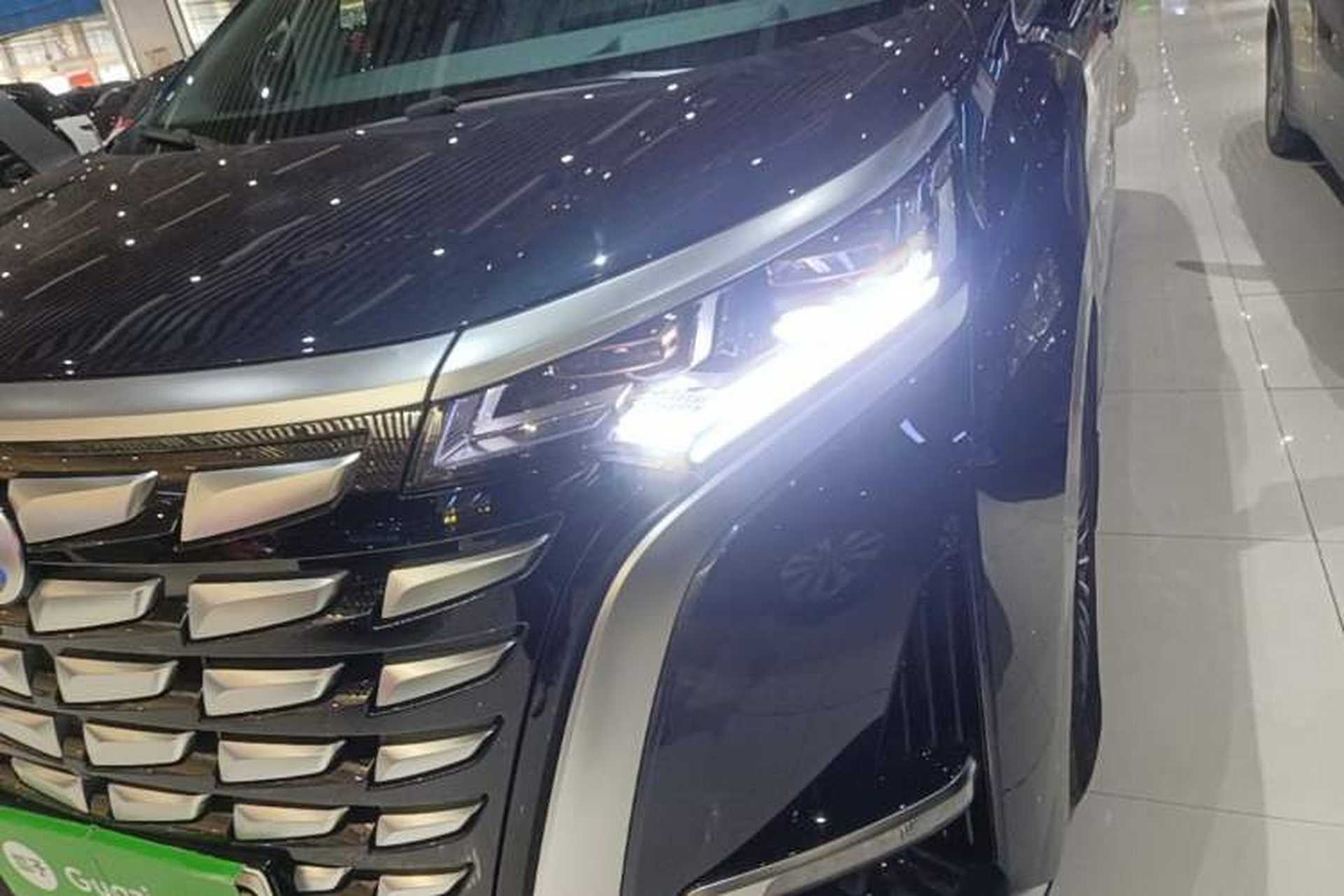 Used Denza D9 2022 DM-i 970 Four-Wheel Drive Prestige Model Left Front Headlight