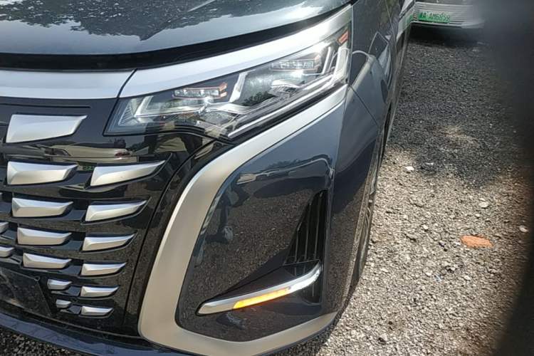 Used Denza D9 2022 DM-i 1040 Prestige Model Left Front Headlight