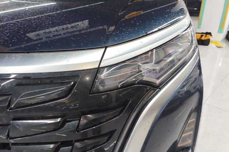 Used Denza D9 2022 DM-i 970 Four-Wheel Drive Flagship Model Left Front Headlight
