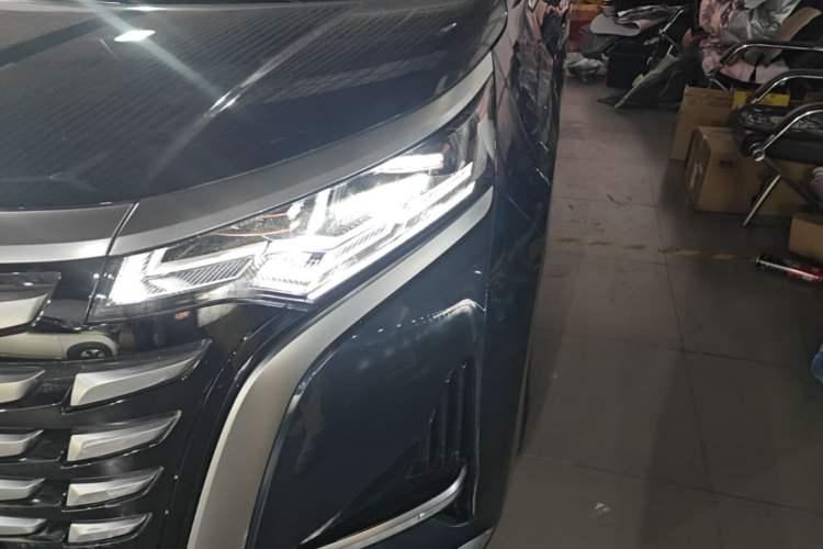 Used Denza D9 2022 DM-i 970 Four-Wheel Drive Prestige Model Left Front Headlight