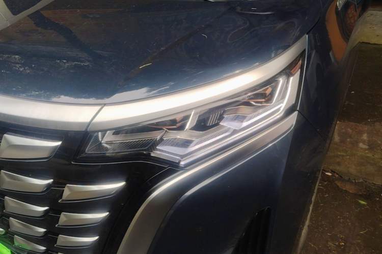 Used Denza D9 2022 DM-i 1040 Prestige Model Left Front Headlight