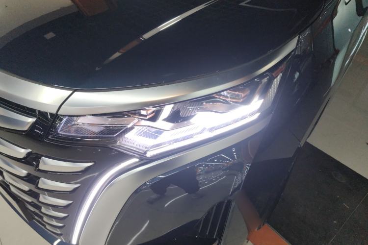 Used Denza D9 2022 DM-i 970 Four-Wheel Drive Flagship Model Left Front Headlight