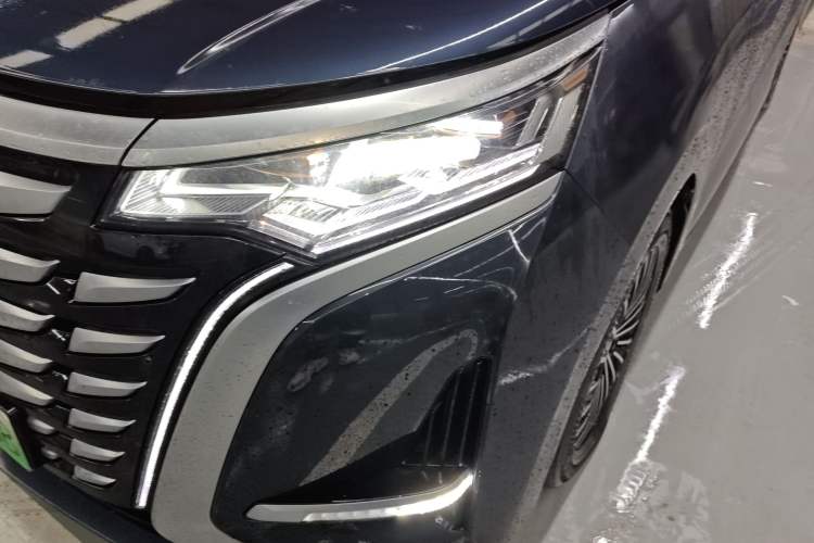 Used Denza D9 2022 DM-i 970 Four-Wheel Drive Flagship Model Left Front Headlight