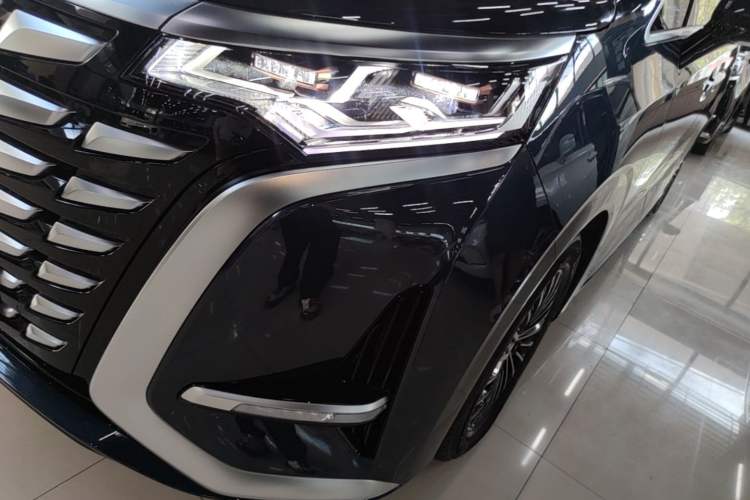 Used Denza D9 2022 DM-i 1040 Prestige Model Left Front Headlight