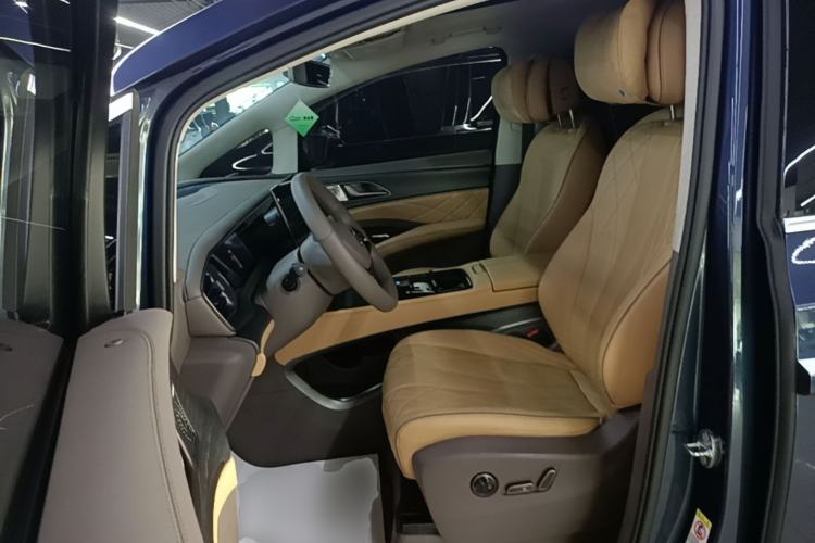 Used Denza D9 2022 DM-i 970 Four-Wheel Drive Flagship Model Left Front Seat