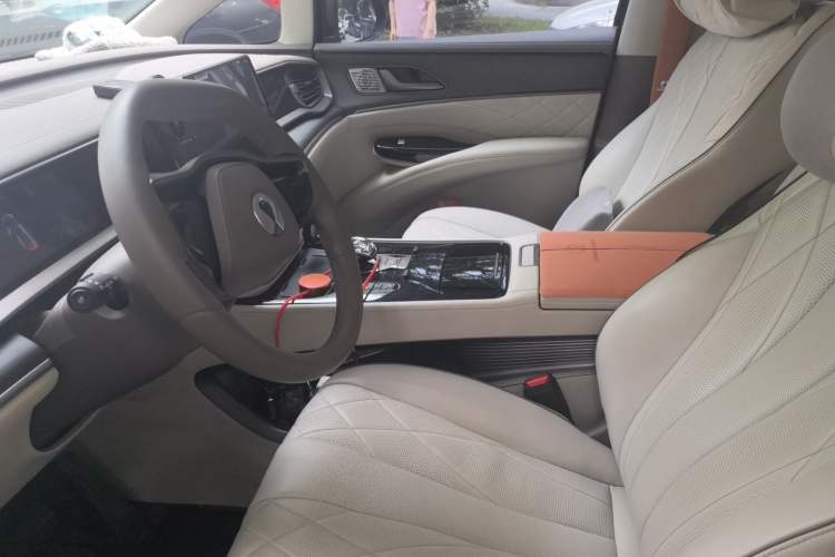 Used Denza D9 2022 EV 600 Four-Wheel Drive Flagship Model Left Front Seat