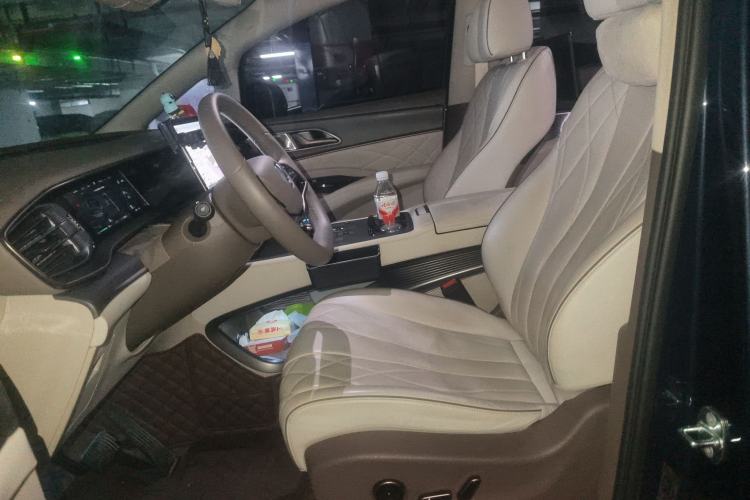 Used Denza D9 2022 DM-i 970 Four-Wheel Drive Prestige Model Left Front Seat