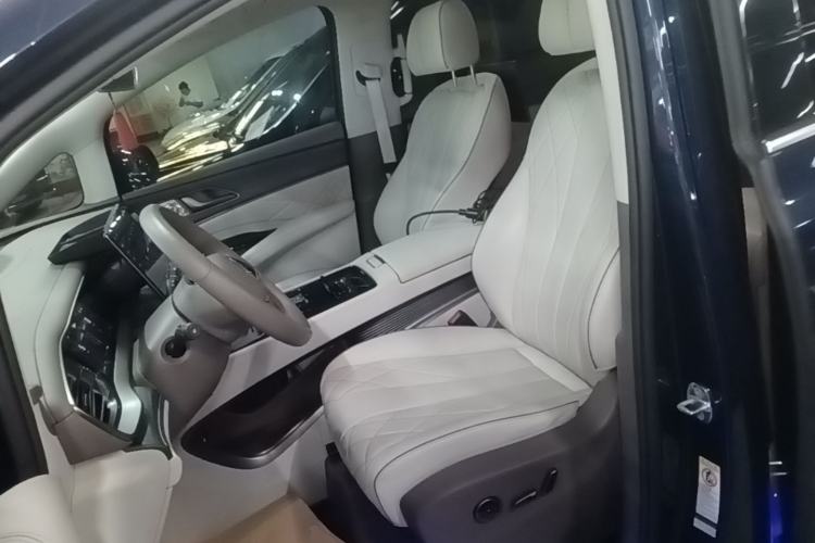 Used Denza D9 2022 DM-i 970 Four-Wheel Drive Prestige Model Left Front Seat
