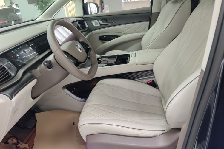 Used Denza D9 2022 DM-i 970 Four-Wheel Drive Prestige Model Left Front Seat