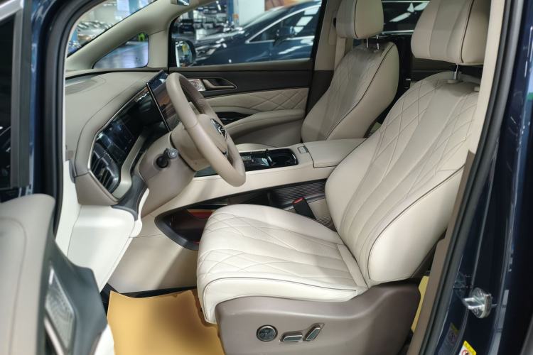 Used Denza D9 2022 DM-i 970 Four-Wheel Drive Prestige Model Left Front Seat