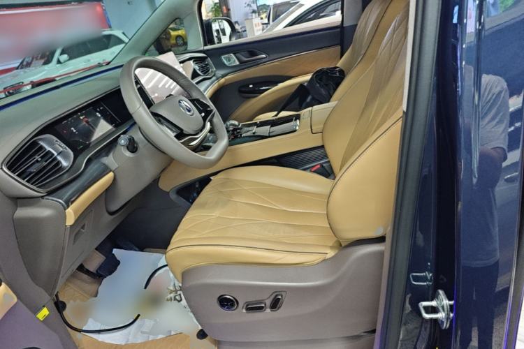 Used Denza D9 2022 DM-i 970 Four-Wheel Drive Flagship Model Left Front Seat