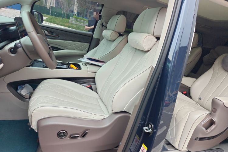 Used Denza D9 2022 DM-i 1040 Prestige Model Left Front Seat