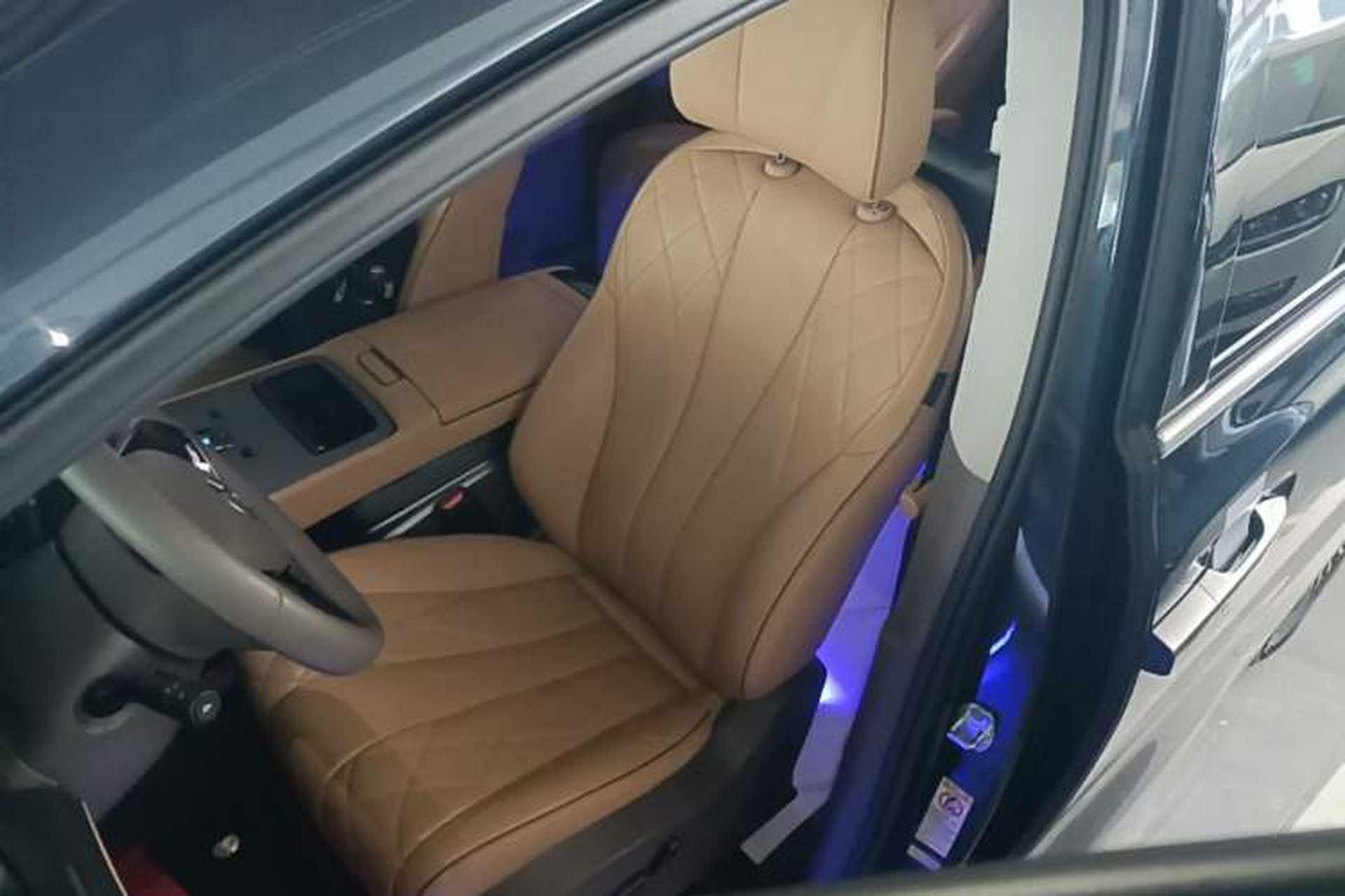 Used Denza D9 2022 DM-i 970 Four-Wheel Drive Prestige Model Left Front Seat