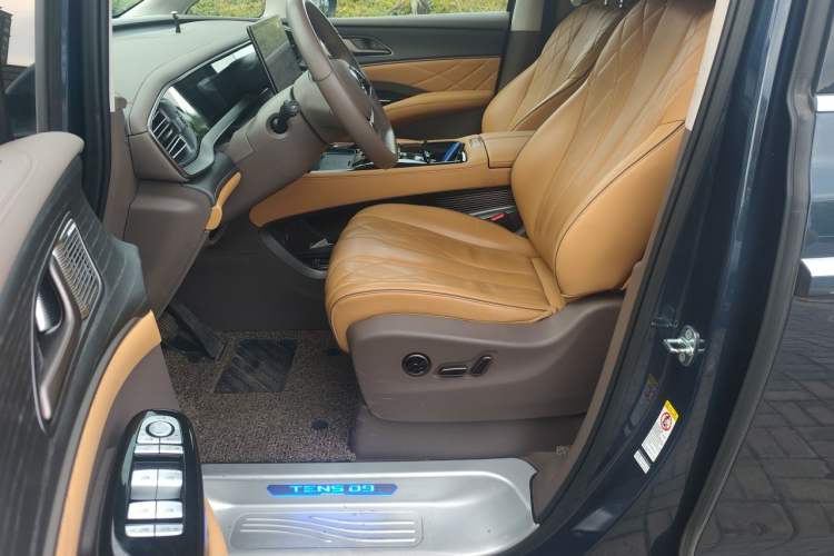 Used Denza D9 2022 DM-i 970 Four-Wheel Drive Flagship Model Left Front Seat