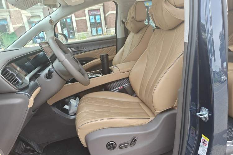 Used Denza D9 2022 DM-i 1040 Prestige Model Left Front Seat