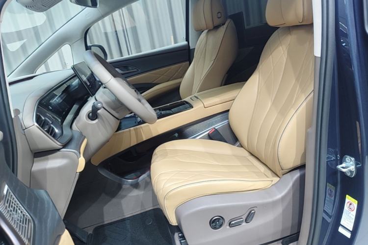 Used Denza D9 2022 DM-i 970 Four-Wheel Drive Flagship Model Left Front Seat