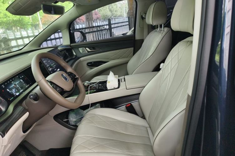 Used Denza D9 2022 DM-i 970 Four-Wheel Drive Prestige Model Left Front Seat