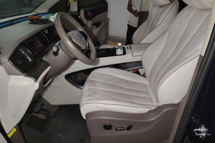 Used Denza D9 2022 DM-i 970 Four-Wheel Drive Flagship Model Left Front Seat