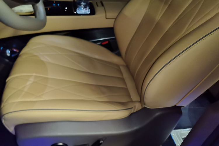 Used Denza D9 2022 DM-i 970 Four-Wheel Drive Flagship Model Left Front Seat