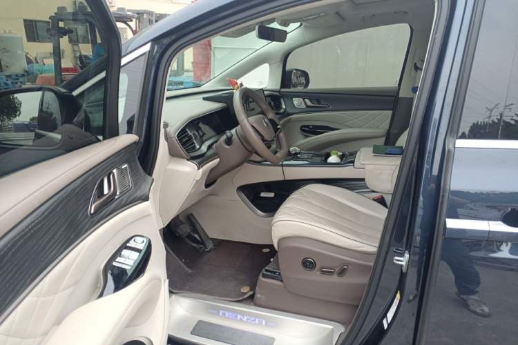 Used Denza D9 2022 DM-i 970 Four-Wheel Drive Flagship Model Left Front Seat