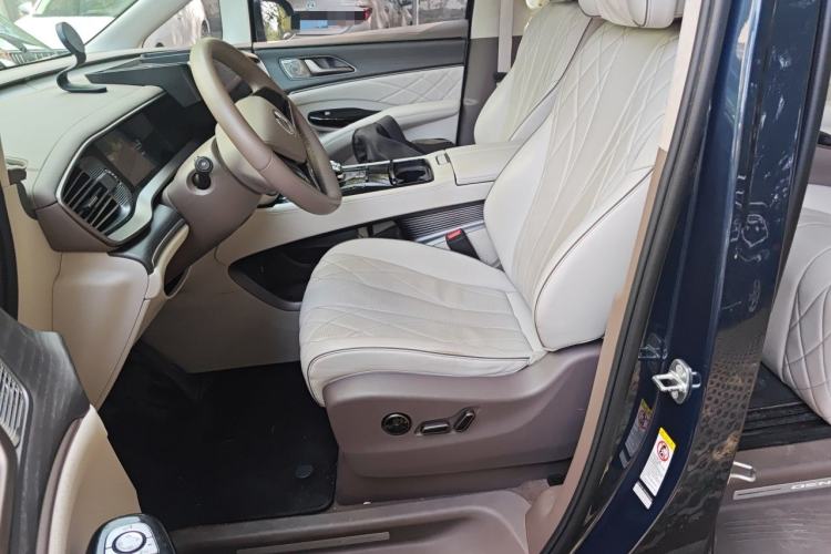 Used Denza D9 2022 DM-i 970 Four-Wheel Drive Flagship Model Left Front Seat
