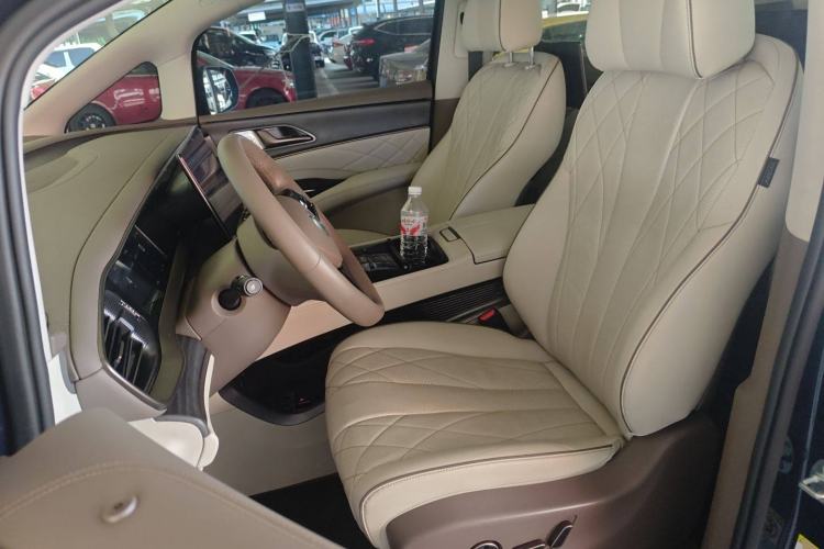 Used Denza D9 2022 DM-i 970 Four-Wheel Drive Prestige Model Left Front Seat