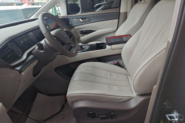 Used Denza D9 2022 DM-i 970 Four-Wheel Drive Prestige Model Left Front Seat