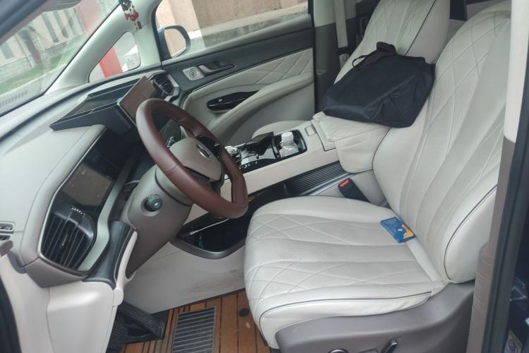 Used Denza D9 2022 DM-i 970 Four-Wheel Drive Prestige Model Left Front Seat