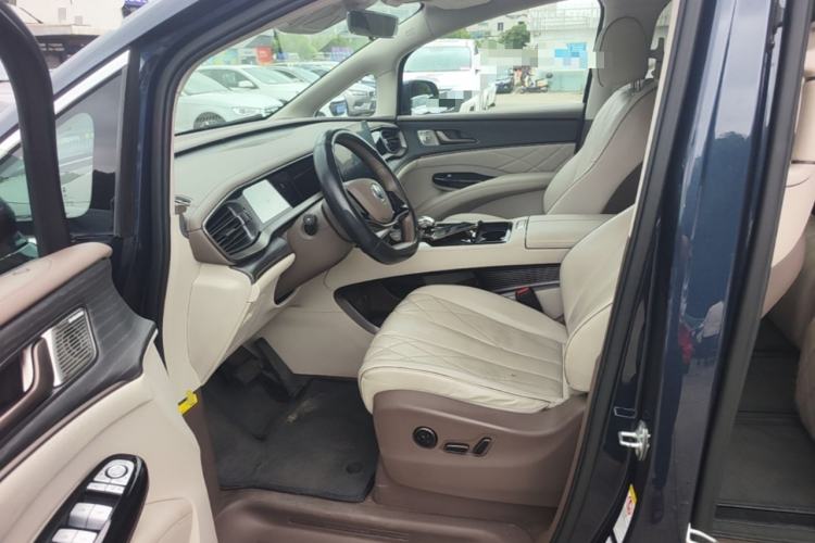 Used Denza D9 2022 DM-i 970 Four-Wheel Drive Prestige Model Left Front Seat