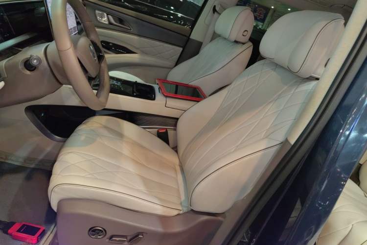 Used Denza D9 2022 DM-i 970 Four-Wheel Drive Flagship Model Left Front Seat